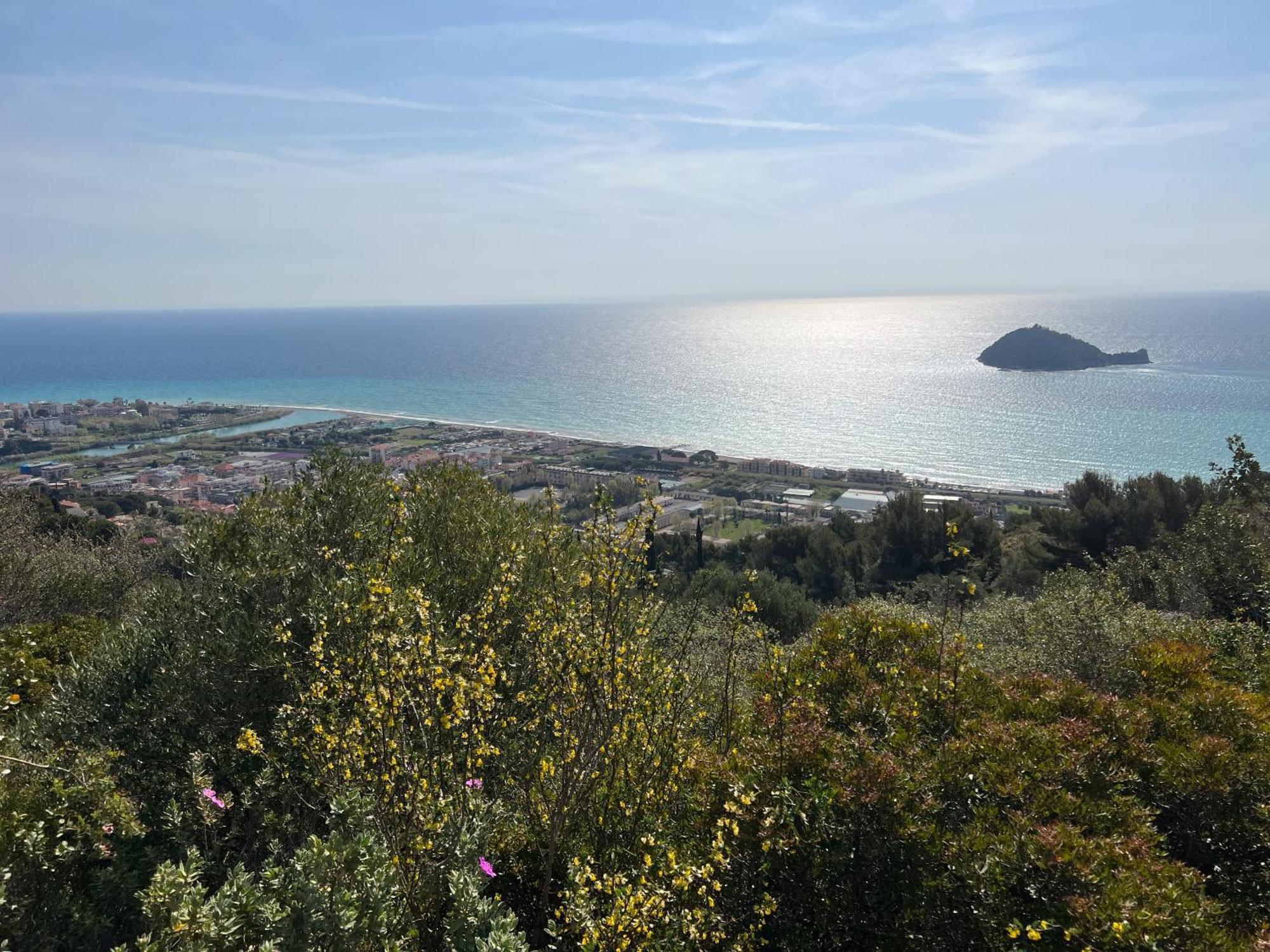 Nicoletta Rivieraholiday Albenga Exterior foto