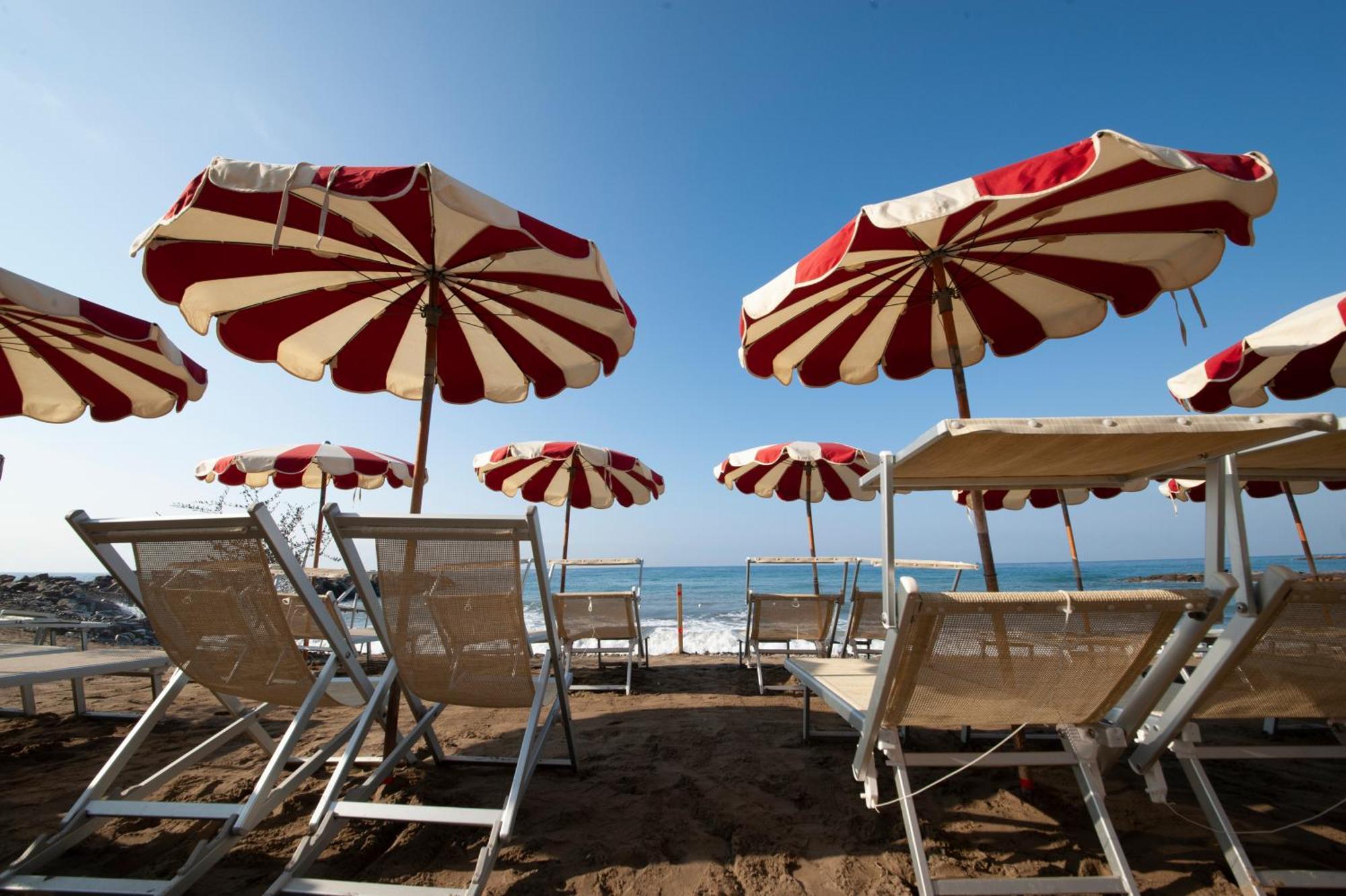 Nicoletta Rivieraholiday Albenga Exterior foto